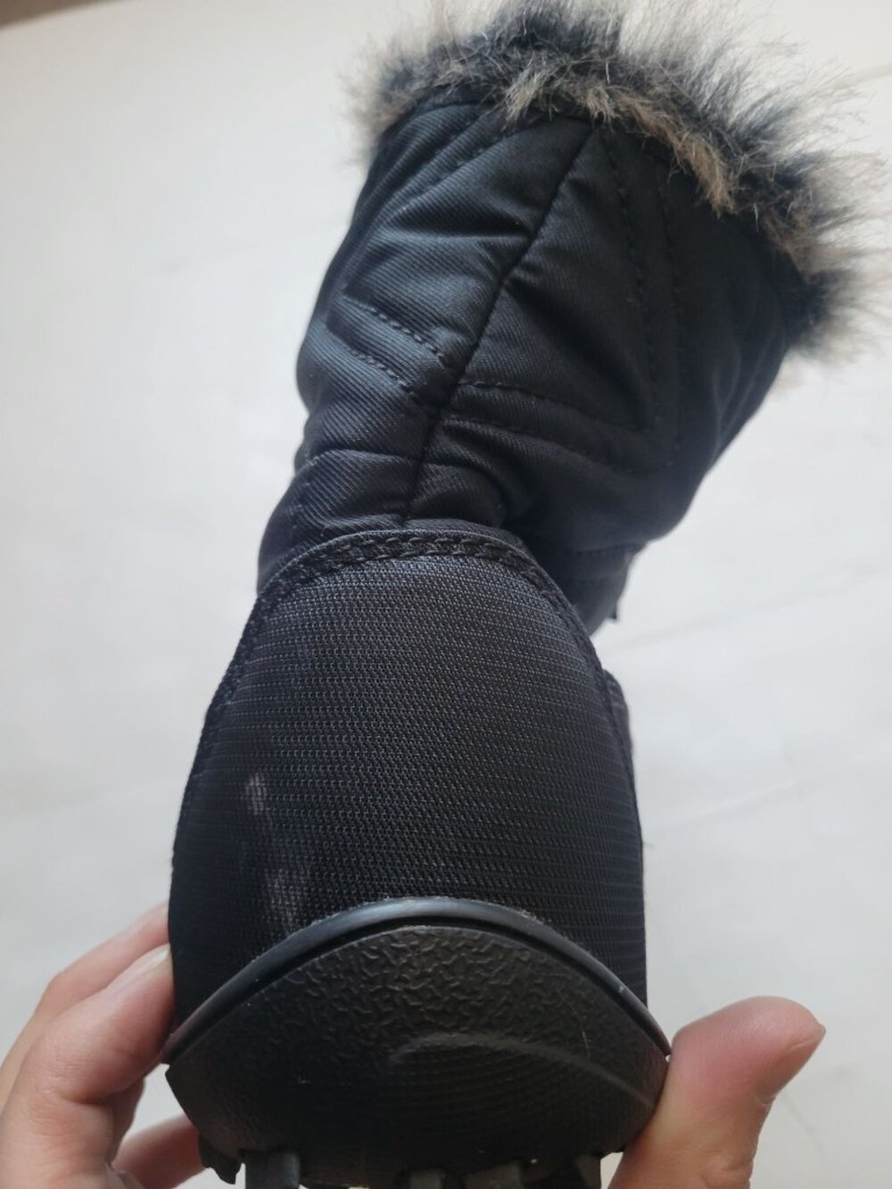 Columbia Women's Minx Shorty boots, a black quilted design Faux Fur Trim Sz 9.5 - Picture 8 of 10